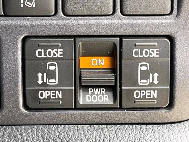 Toyota VOXY 2017-06 188960-5