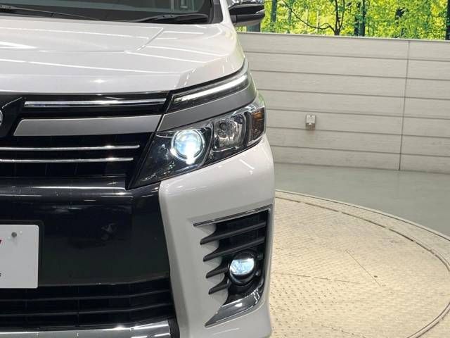 Toyota VOXY 2017-06 188960-12