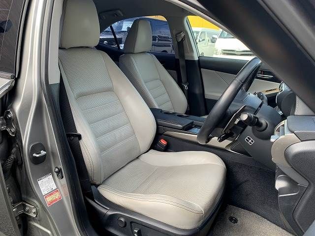 Lexus IS 2013-07 28061-8