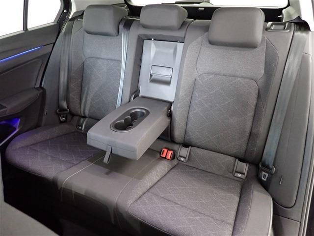 VolksWagen GOLF 2021-09 10321-27