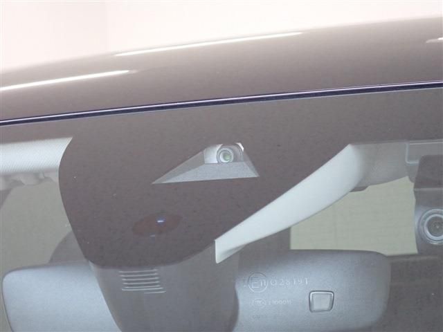 VolksWagen GOLF 2021-09 10321-6