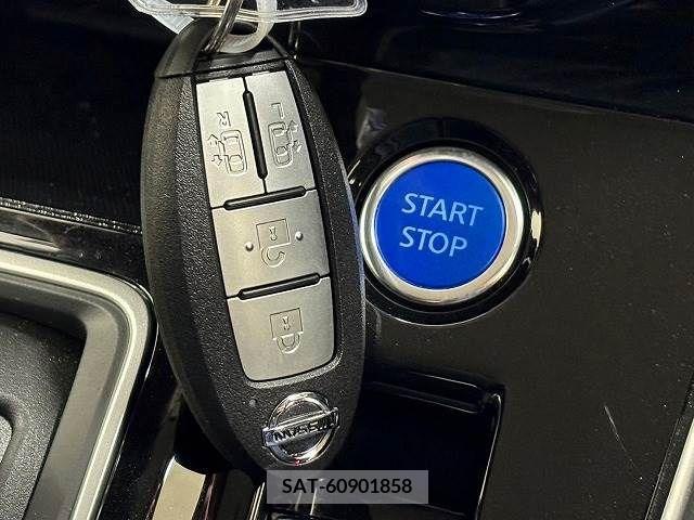 Nissan SERENA 2022-12 241566-11