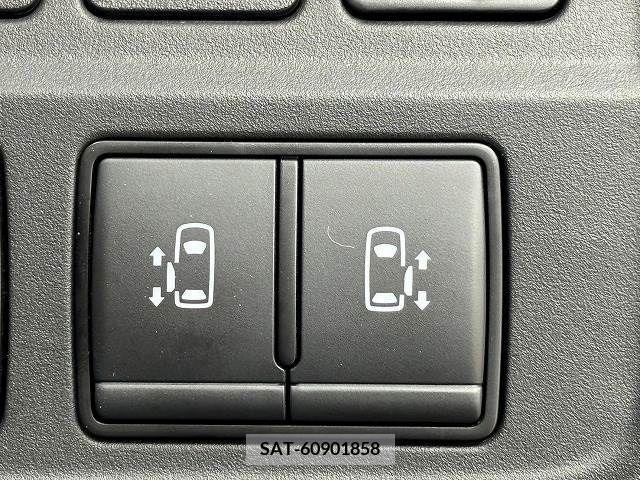 Nissan SERENA 2022-12 241566-9