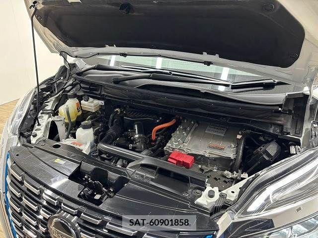 Nissan SERENA 2022-12 241566-17