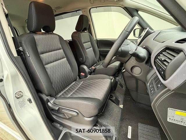 Nissan SERENA 2022-12 241566-4
