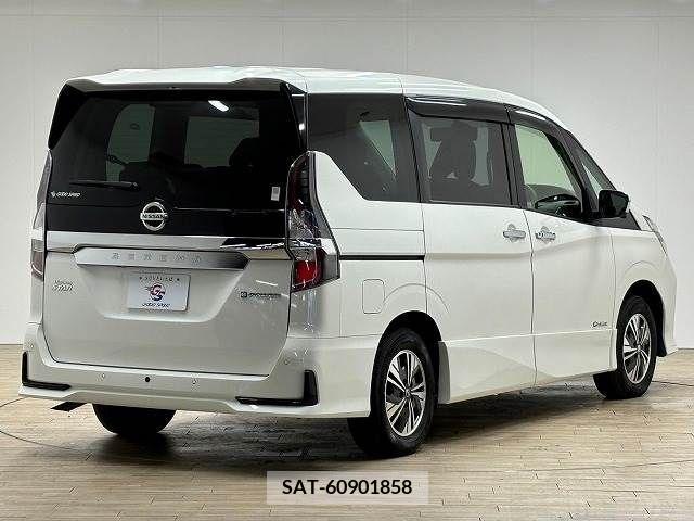 Nissan SERENA 2022-12 241566-15