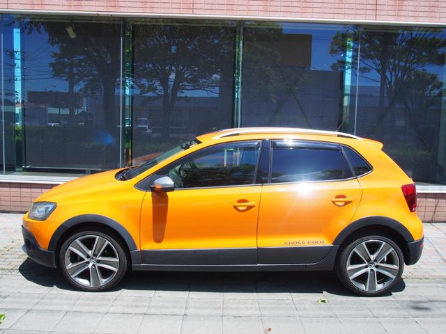 VolksWagen POLO 2013-05 3786-17