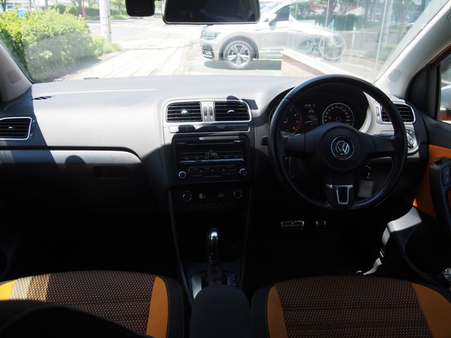 VolksWagen POLO 2013-05 3786-1