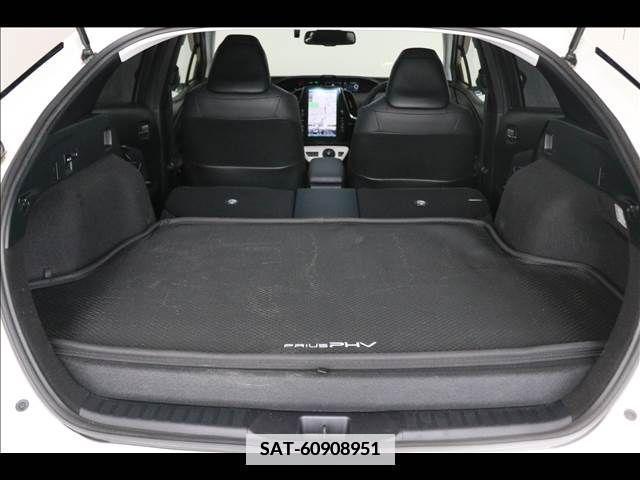 Toyota PRIUS PHV 2017-05 386280-19