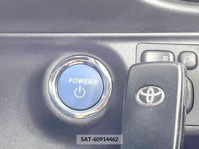 Toyota AQUA 2014-01 389271-7