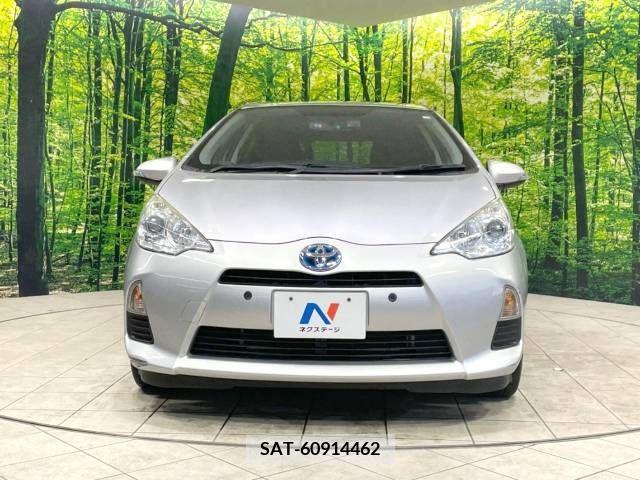 Toyota AQUA 2014-01 389271-14