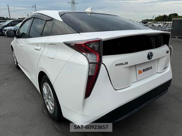 Toyota PRIUS 2017-05 322529-12