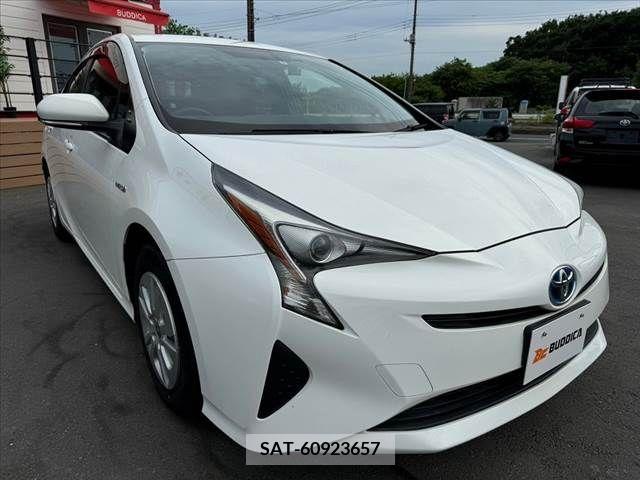 Toyota PRIUS 2017-05 322529-9