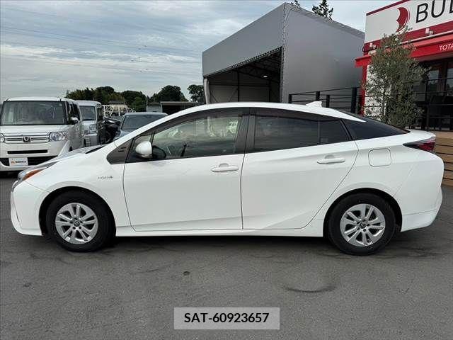 Toyota PRIUS 2017-05 322529-10