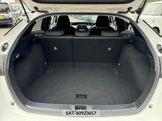Toyota PRIUS 2017-05 322529-18