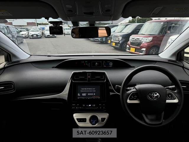 Toyota PRIUS 2017-05 322529-1