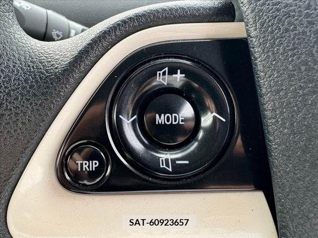 Toyota PRIUS 2017-05 322529-6