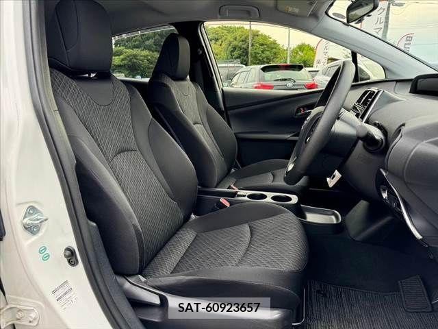 Toyota PRIUS 2017-05 322529-15