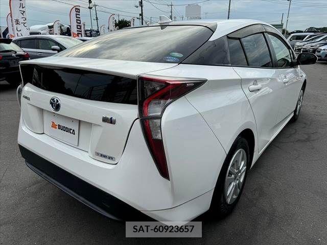 Toyota PRIUS 2017-05 322529-14
