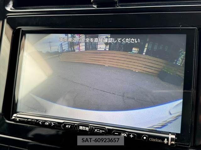 Toyota PRIUS 2017-05 322529-4