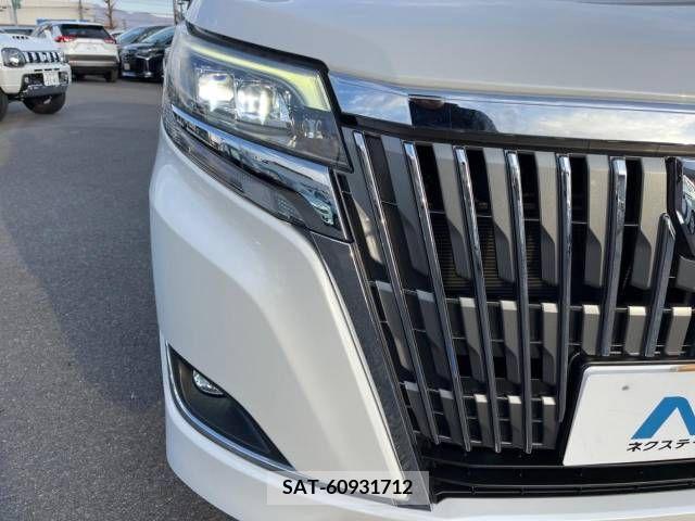 Toyota ESQUIRE 2018-08 221902-13