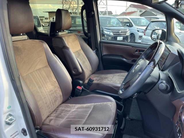 Toyota ESQUIRE 2018-08 221902-8