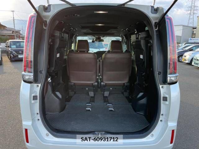 Toyota ESQUIRE 2018-08 221902-11