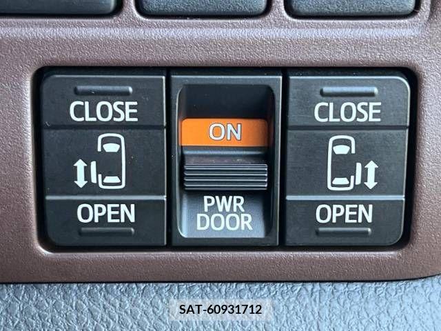 Toyota ESQUIRE 2018-08 221902-4