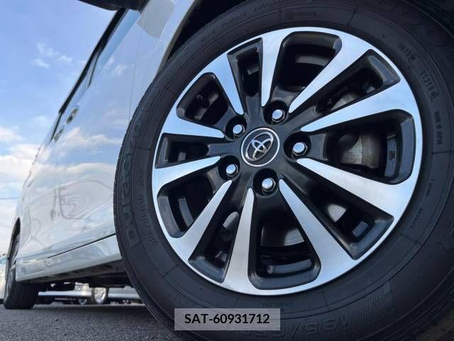 Toyota ESQUIRE 2018-08 221902-14