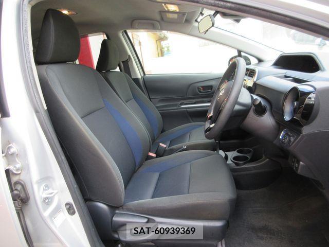 Toyota AQUA 2017-07 389289-13