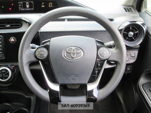 Toyota AQUA 2017-07 389289-22