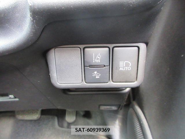 Toyota AQUA 2017-07 389289-24
