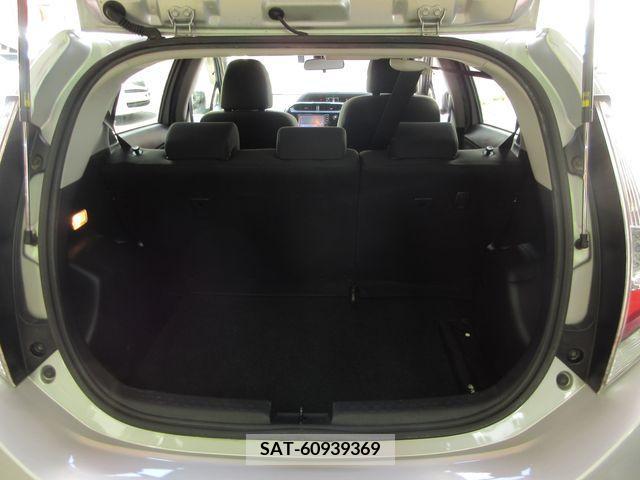 Toyota AQUA 2017-07 389289-11