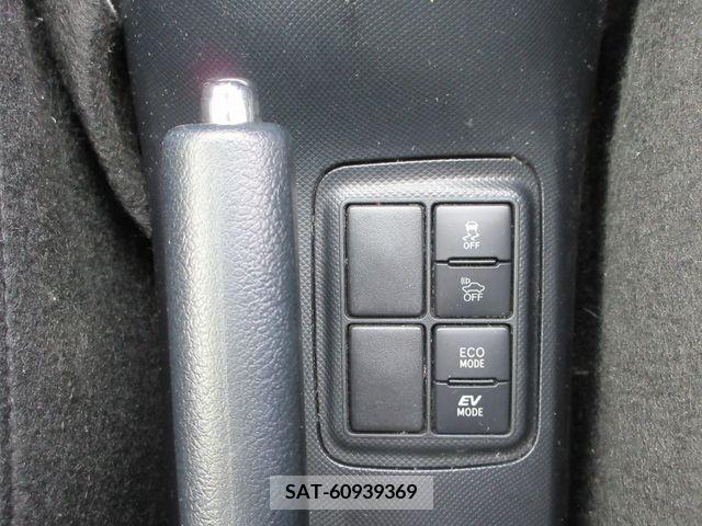 Toyota AQUA 2017-07 389289-23