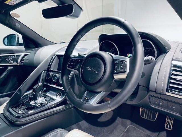 Jaguar F-TYPE 2018-03 12206-16