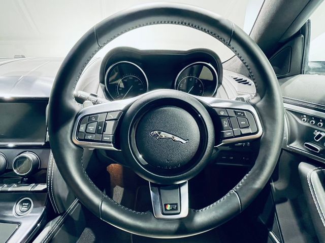 Jaguar F-TYPE 2018-03 12206-25