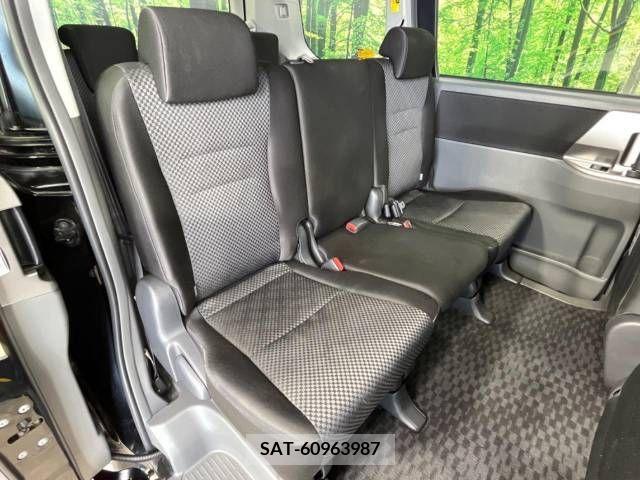 Toyota NOAH 2009-07 365120-9