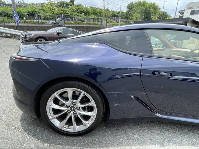 Lexus LC 2017-11 25019-5