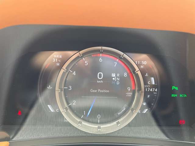Lexus LC 2017-11 25019-15