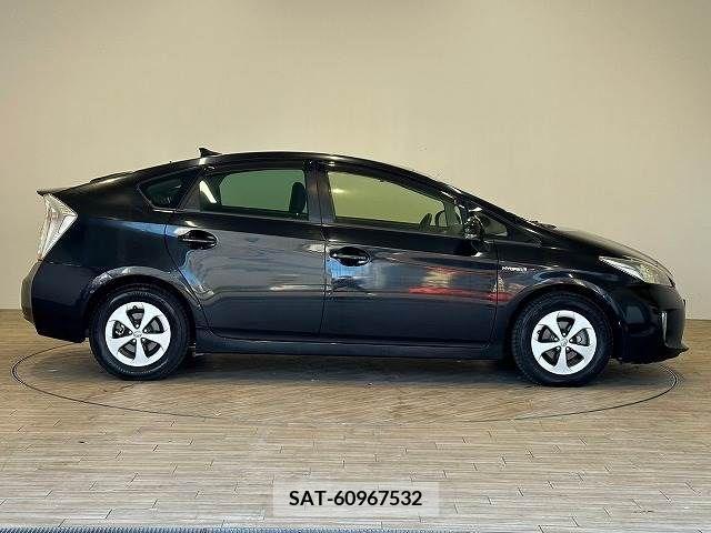 Toyota PRIUS 2014-03 375612-13