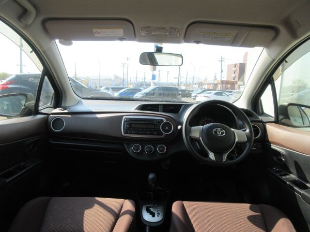 Toyota VITZ 2011-07 4114-6