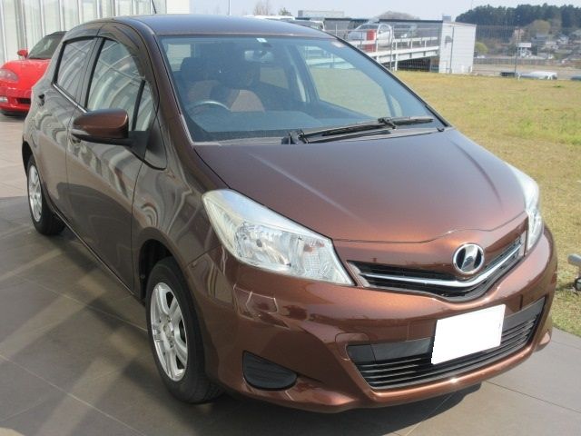 Toyota VITZ 2011-07 4114-2