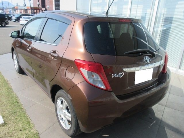 Toyota VITZ 2011-07 4114-3