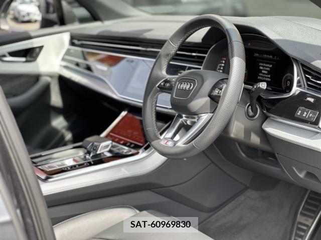 Audi Q7 2021-05 239292-3
