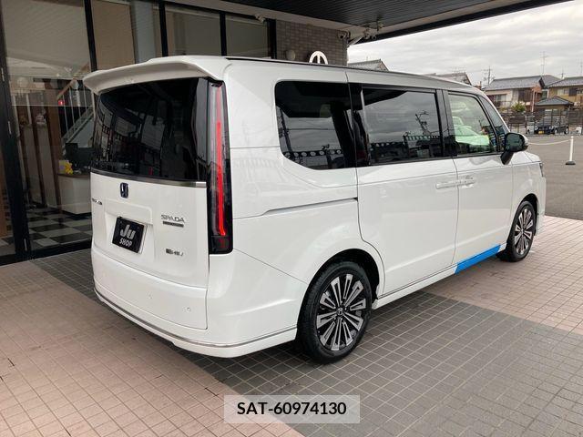 Honda e 2023-12 208130-4