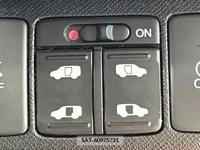 Honda STEP WGN 2013-06 286178-4