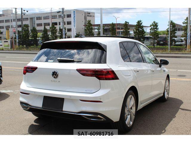 VolksWagen GOLF 2021-08 343971-7