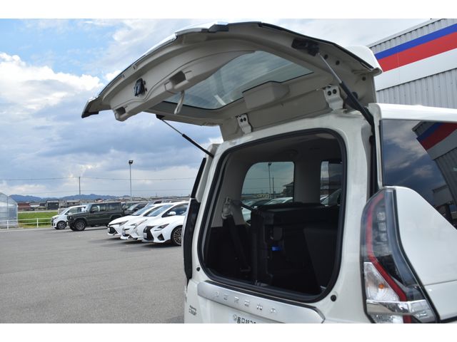Nissan SERENA 2021-06 11383-25