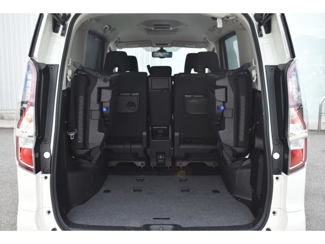 Nissan SERENA 2021-06 11383-24