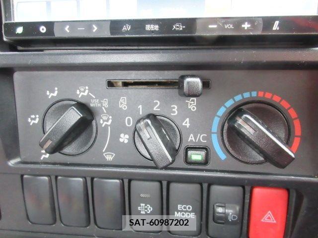 Toyota TOYOACE 2015-08 203525-14